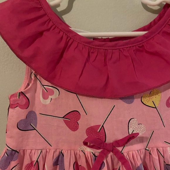 Girls pink ruffle collar heart lollipop dress with bow front • size 5 - Picture 5 of 7